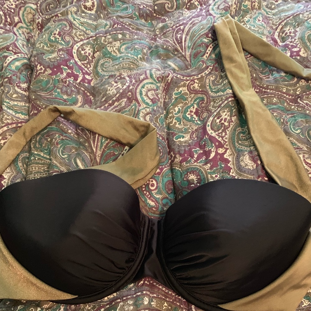 Gorgeous bikini Top